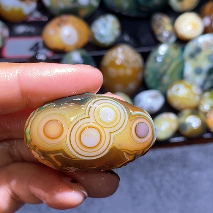 未镶嵌玛瑙/玉髓珠宝奇石