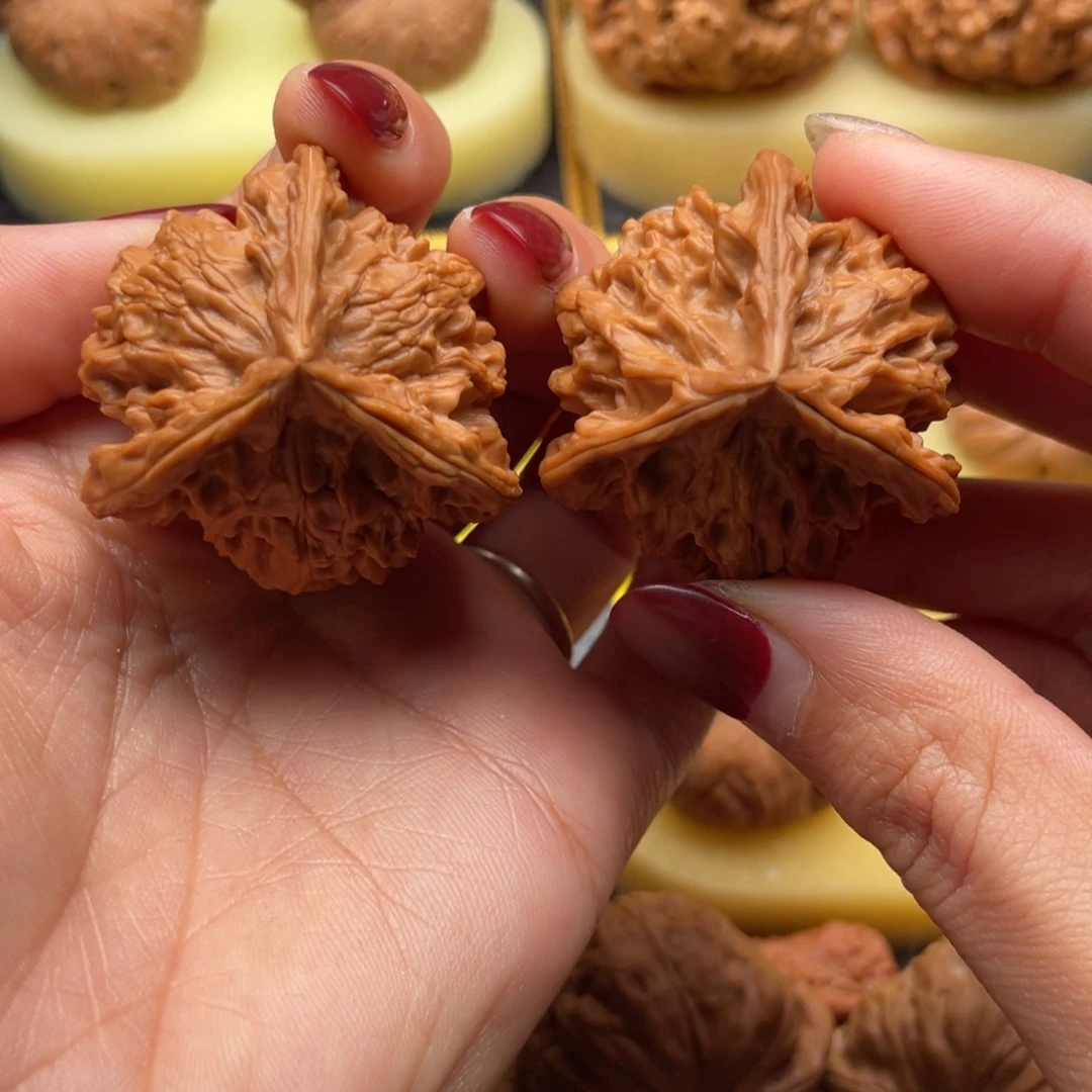 文玩核桃吊坠40奔