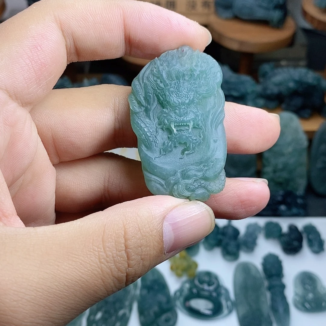 定制翡翠未镶嵌龙牌