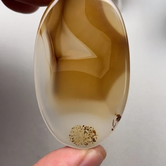 玛瑙/玉髓颈饰未镶嵌晴*。