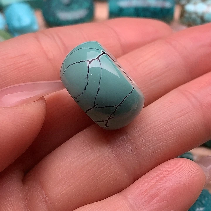 绿松石未镶嵌原矿高瓷无优化绿松石