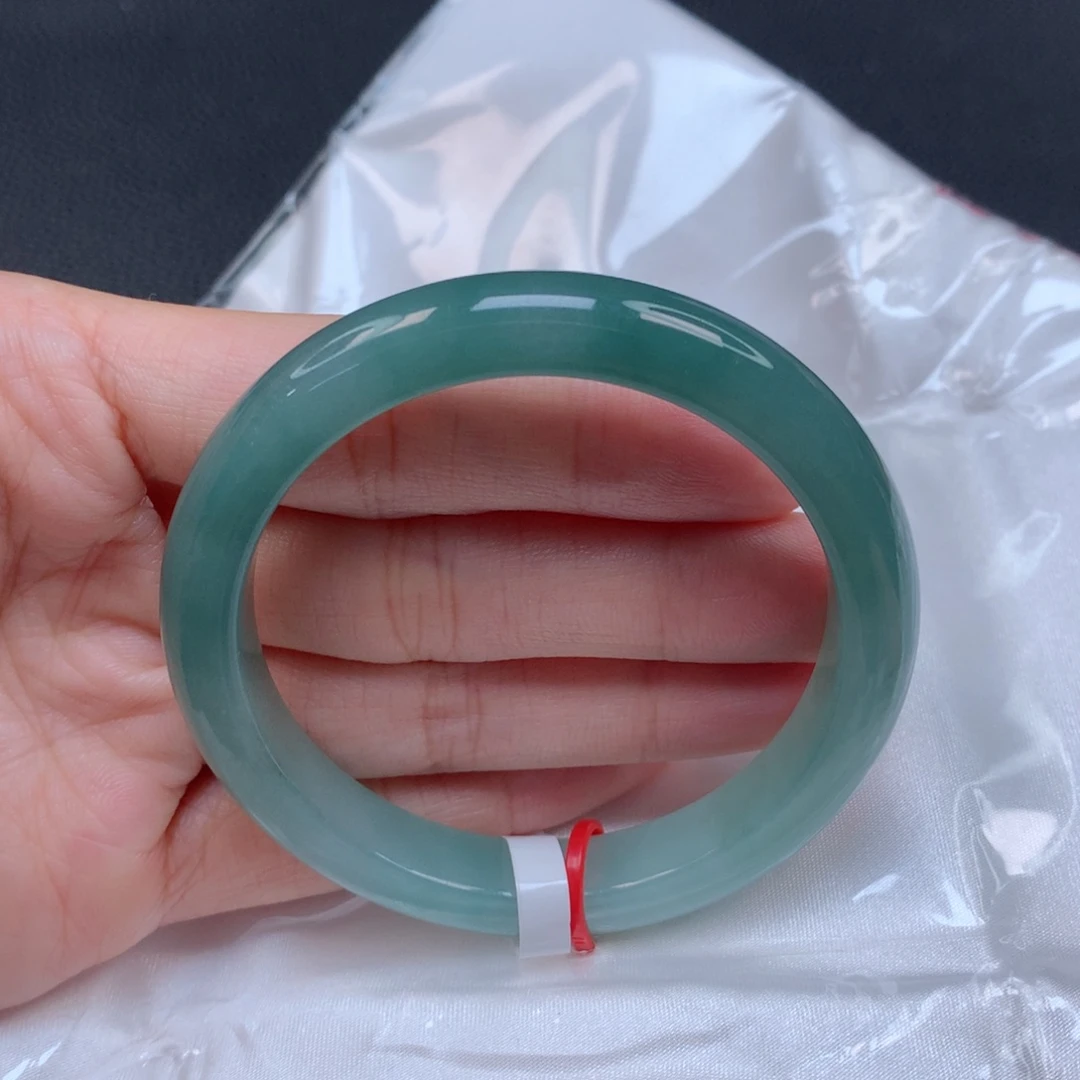 翡翠手镯未镶嵌天然