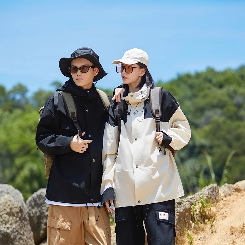 户外男女秋季新款防风外套连帽情侣冲锋外套2356