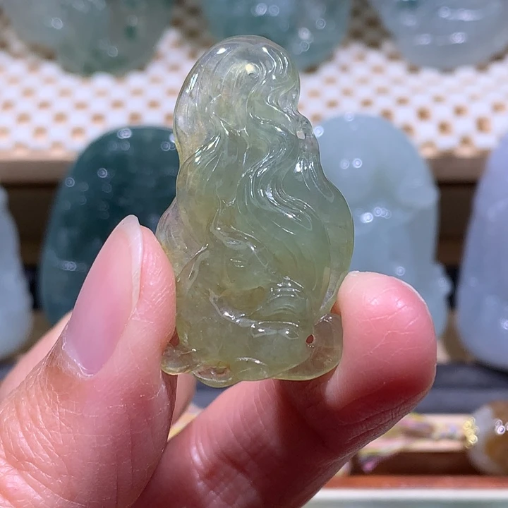 翡翠未镶嵌颈饰炸/九尾狐