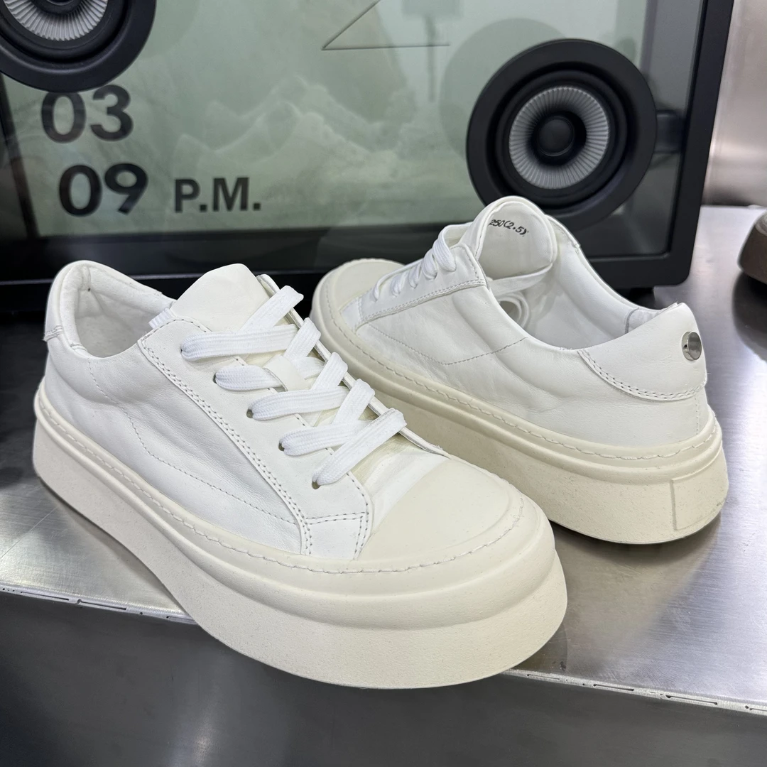 潮鞋后跟铆钉设计厚底增高真皮小白鞋透气软底百搭头层牛皮板鞋男