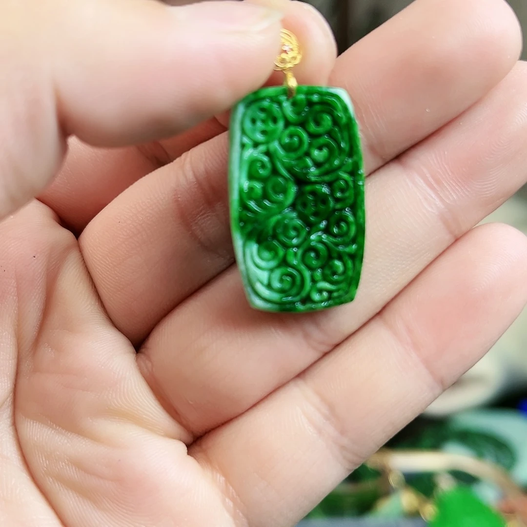 翡翠颈饰18K金镶嵌吊坠