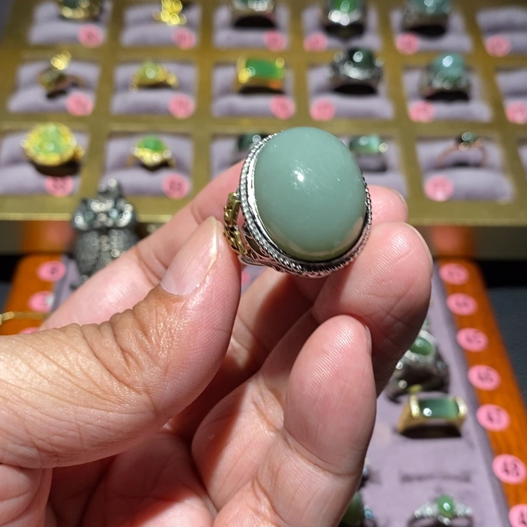 麦***哥和田玉（碧玉）未镶嵌戒指