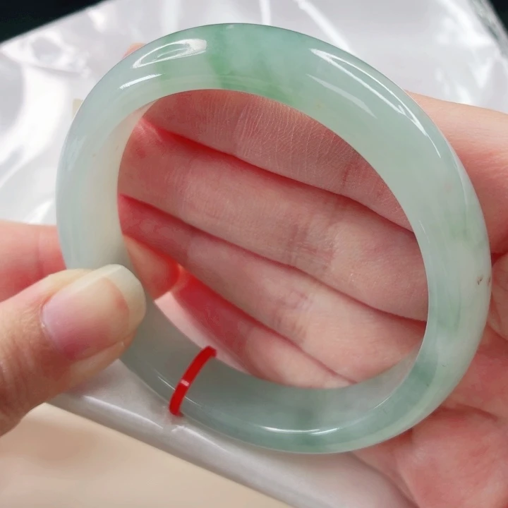 翡翠未镶嵌手镯56.9圈x445