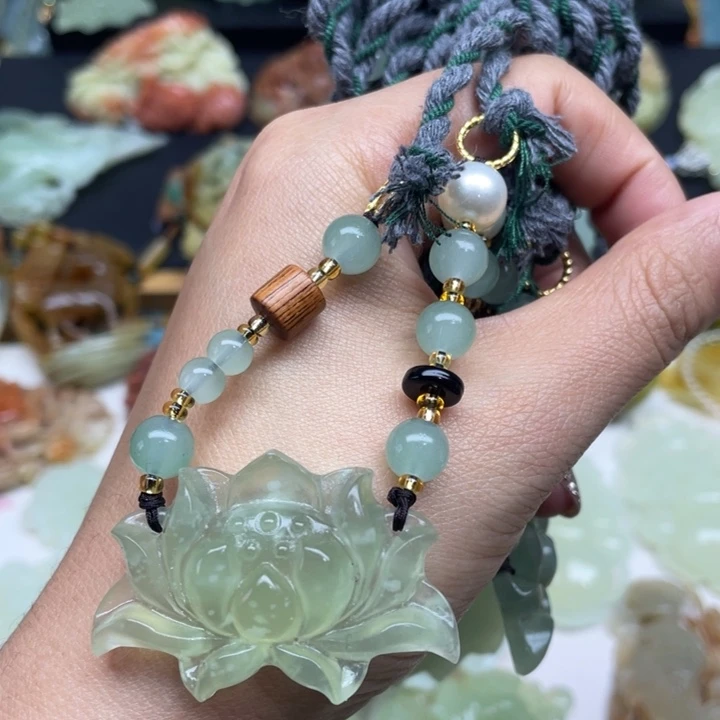 蛇纹石玉未镶嵌颈饰