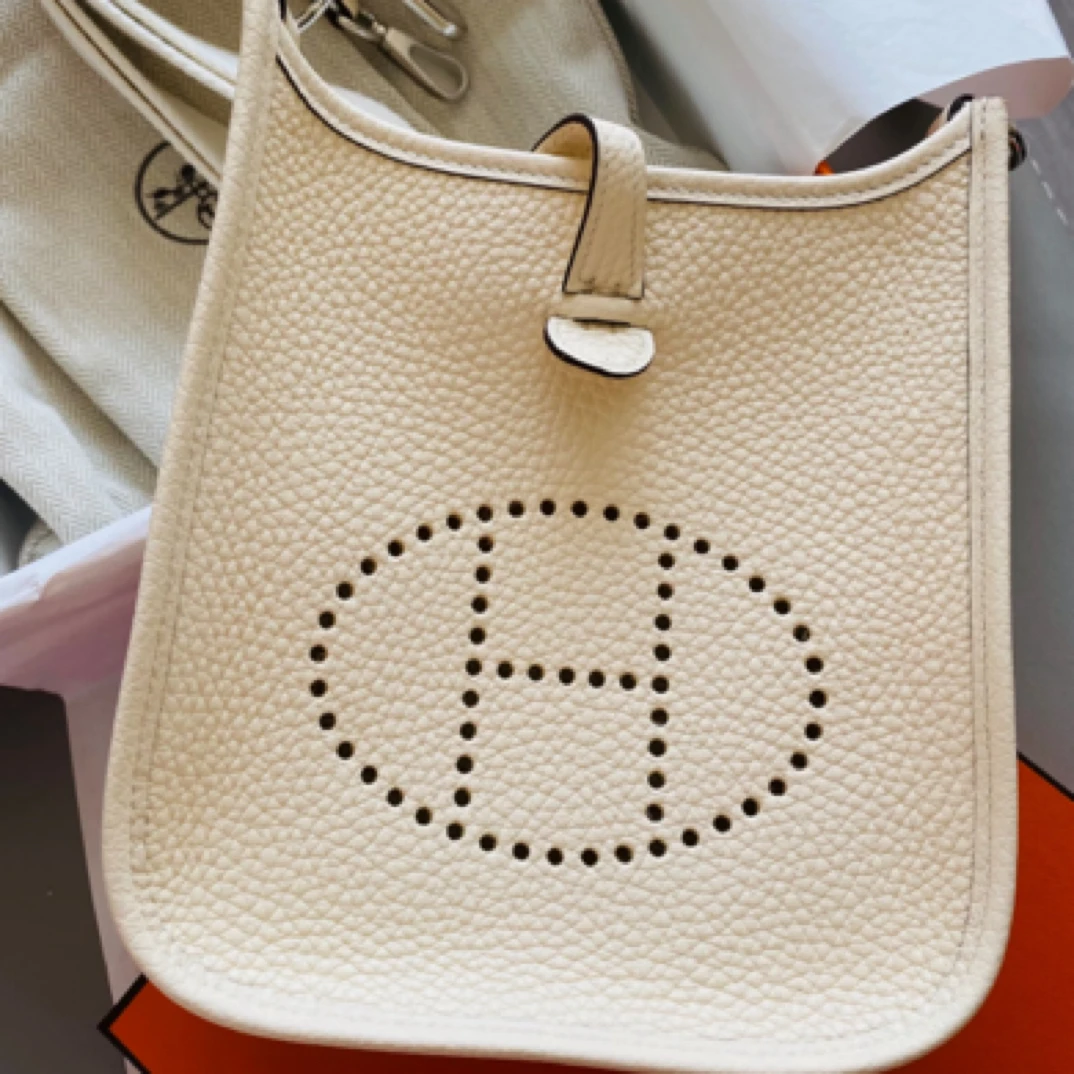 99新 Hermes/爱马仕 mini伊芙琳奶油白银扣tc皮Y单肩包8690061
