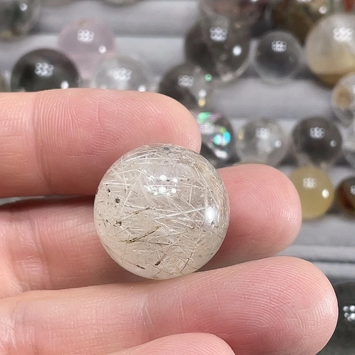 赖****未镶嵌水晶珠宝半成品