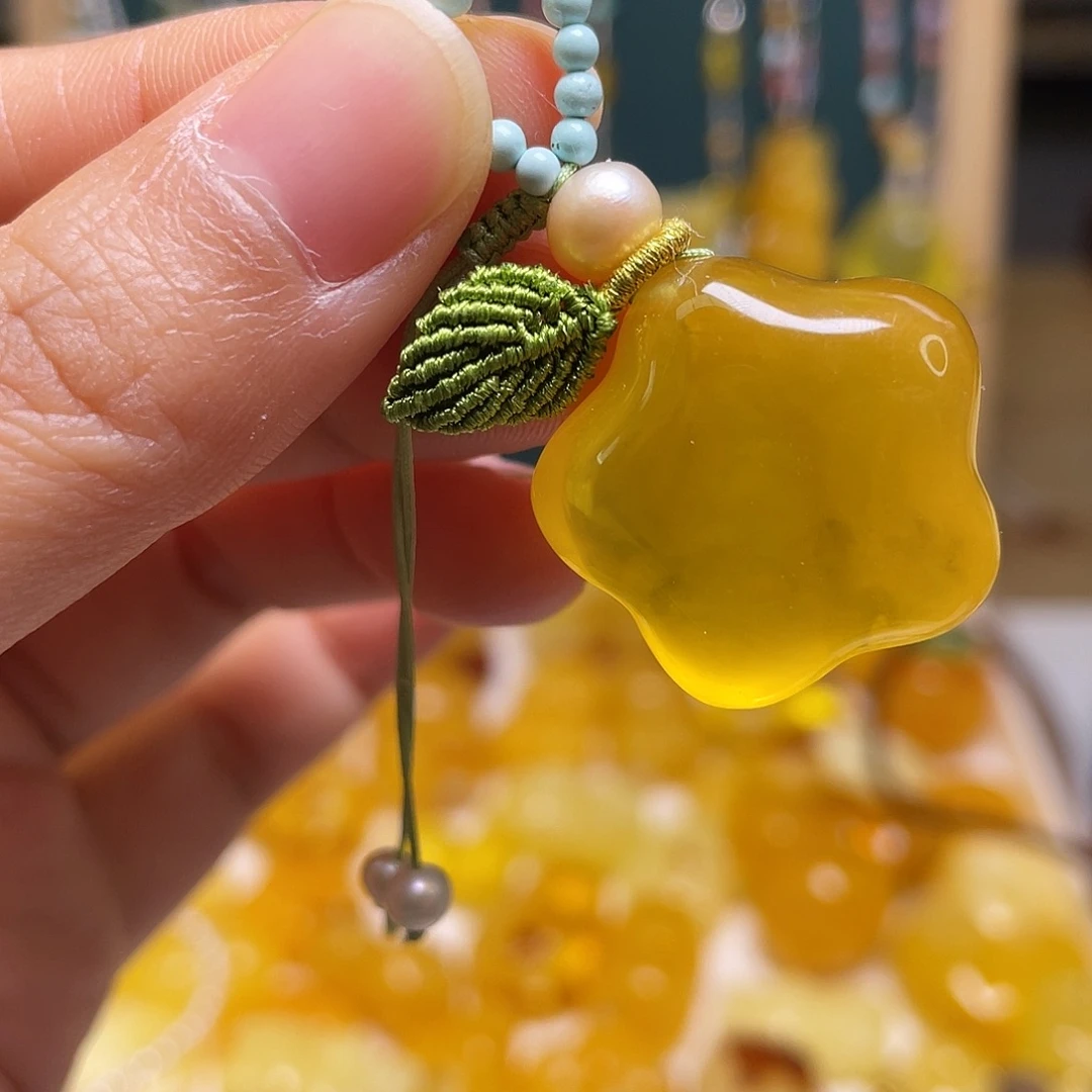 琥珀未镶嵌裸石吊坠
