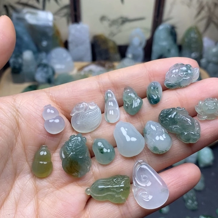 翡翠未镶嵌颈饰配饰一个