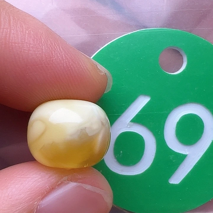 蜜蜡裸石未镶嵌金沙12.5m m