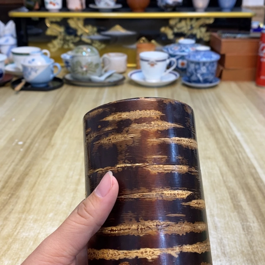 汤***哥易雅集工艺品有限公司