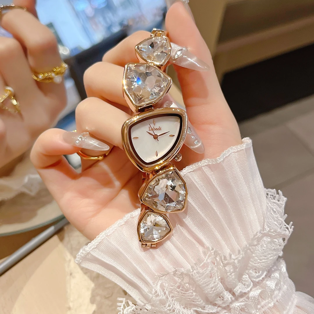 时尚轻奢小众不规则设计高级感女士水晶镶钻链条石英手表682腕表