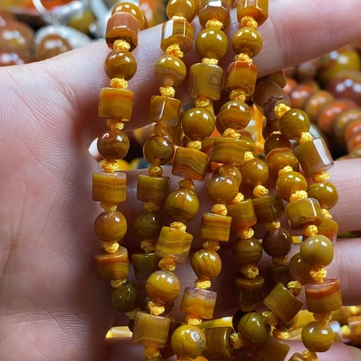 玛瑙/玉髓颈饰未镶嵌何***埃