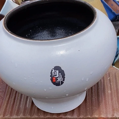 紫砂花盆口19高度21.5白色瑕疵
