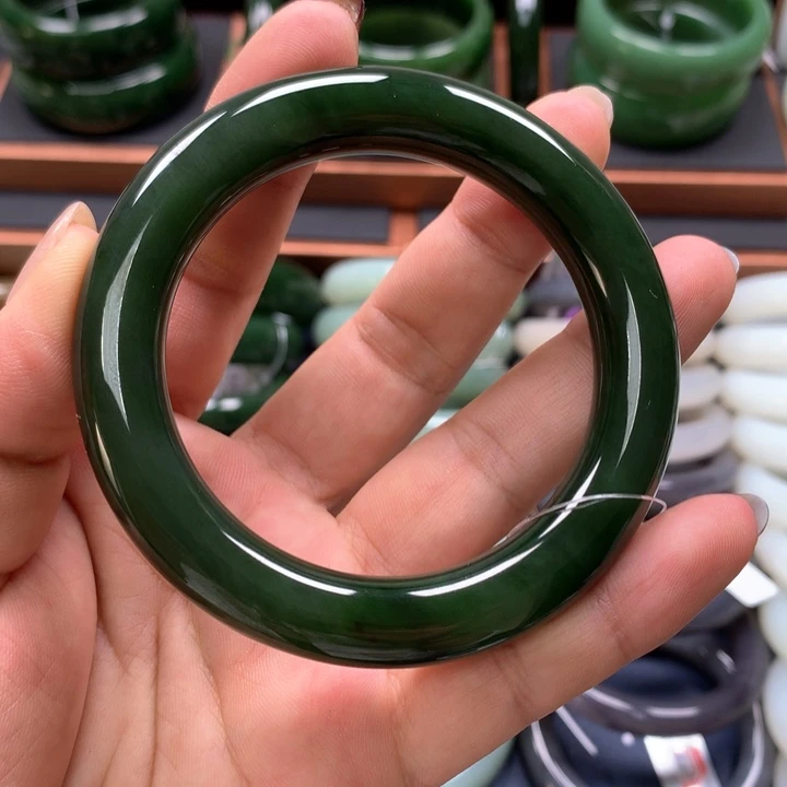 【闪购商品】未镶嵌手镯和田玉（碧玉）