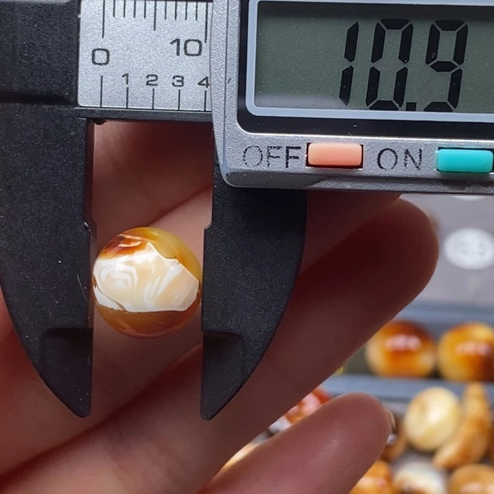 未镶嵌蜜蜡珠宝奇石