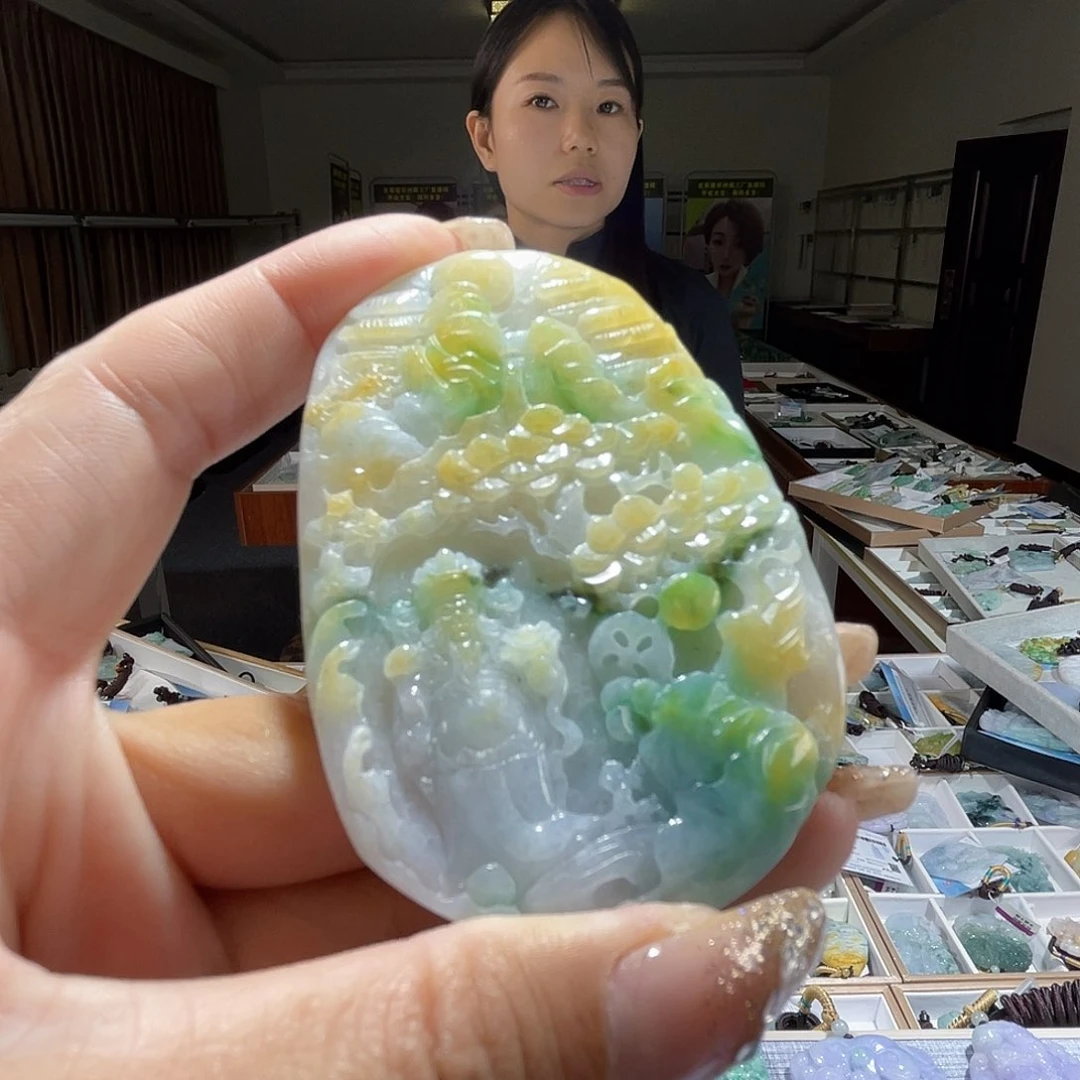 翡翠未镶嵌颈饰一