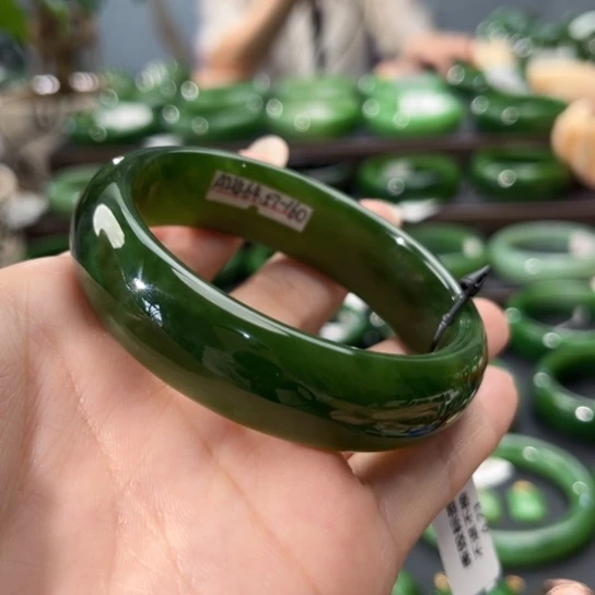 和田玉（碧玉）手镯未镶嵌