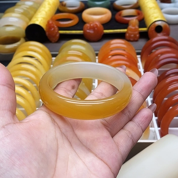 石英质玉（黄龙玉）未镶嵌手镯