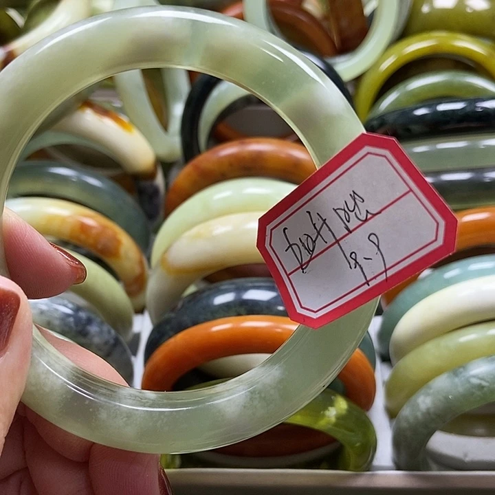 蛇纹石玉手镯未镶嵌旭**出