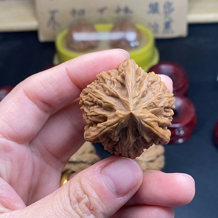 大***饼文玩核桃吊坠瑕疵单只不退不换