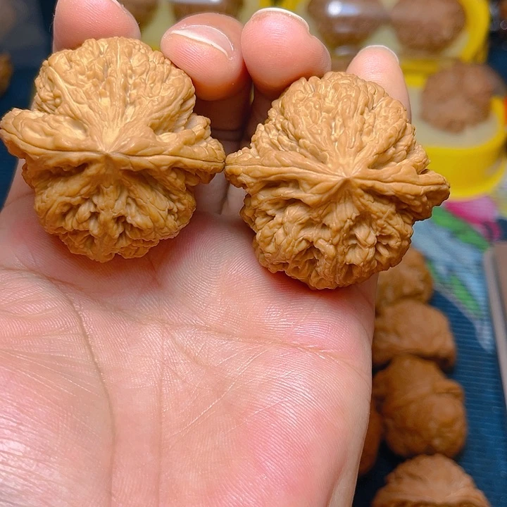 文玩核桃吊坠大粗筋