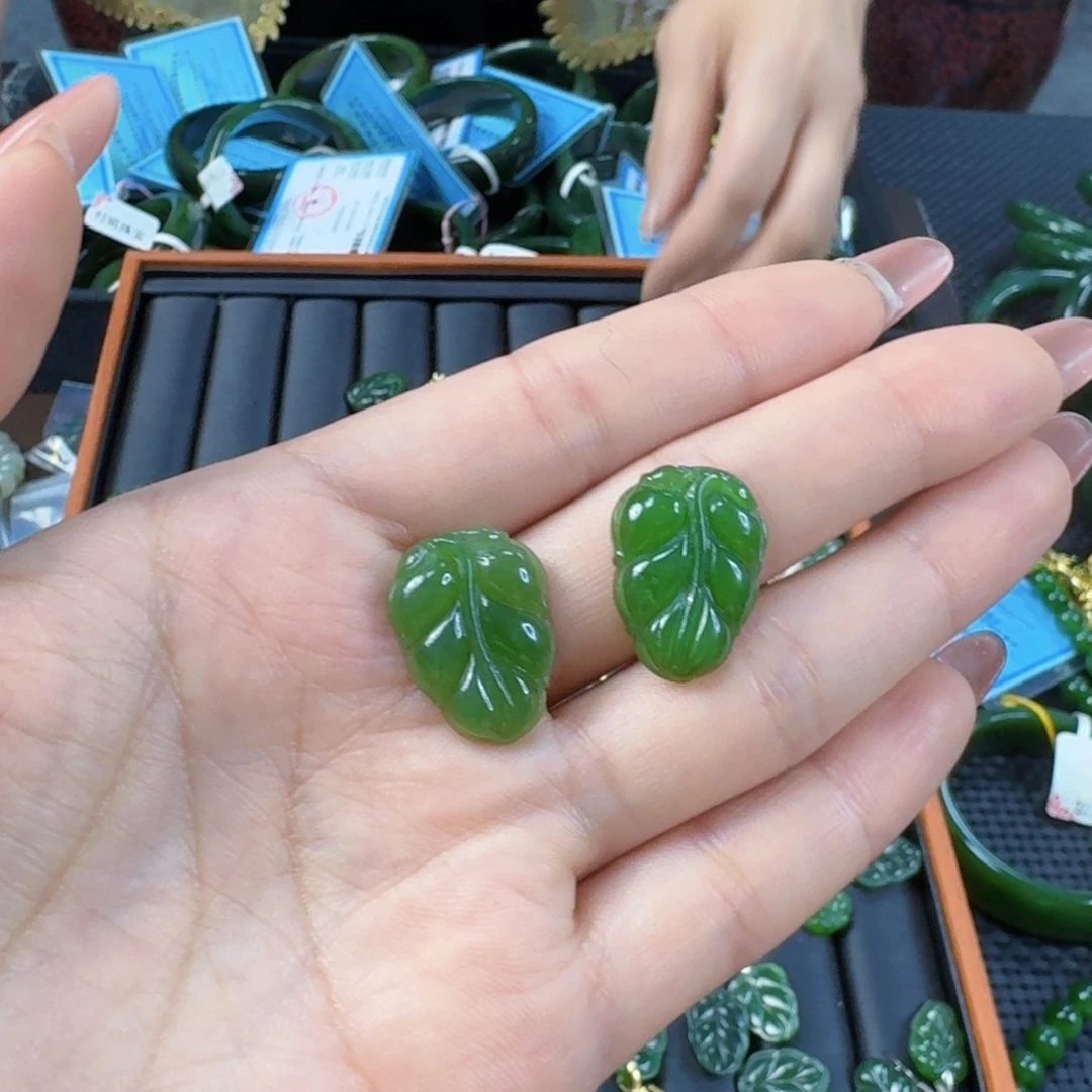 和田玉（碧玉）银S925镶嵌耳饰浅色