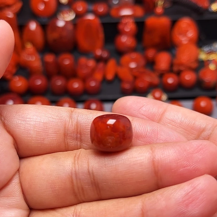 南红玛瑙未镶嵌配饰牛血火焰纹老型14.3mm