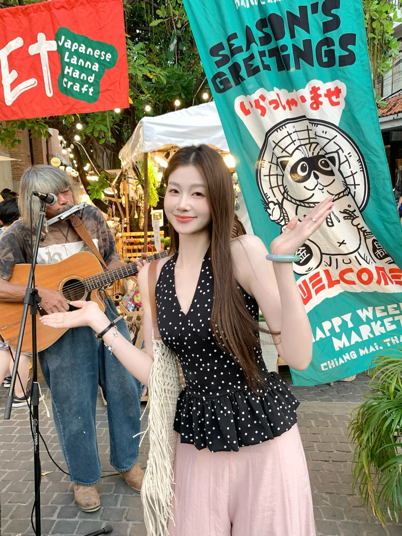 EIA一尧【美学波普】上衣挂脖露背法式松弛气质波点显瘦慵懒日常夏