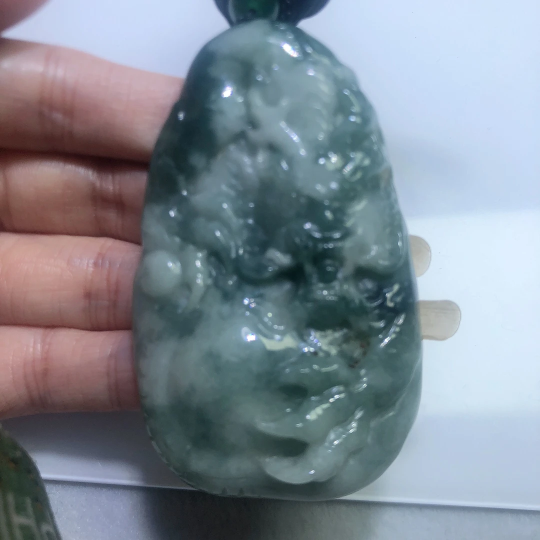 天然翡翠A货龙牌一件