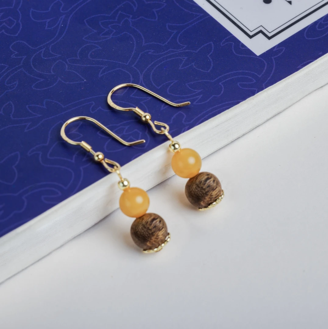 【今夕】莺歌绿奇楠沉香7mm搭配蜜蜡S925银耳环