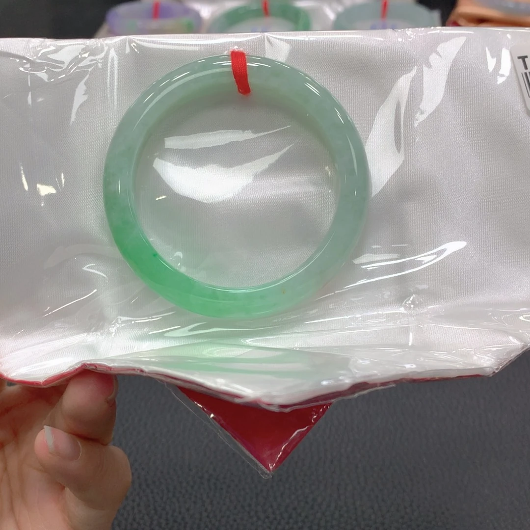 木****翡翠未镶嵌手镯翡翠