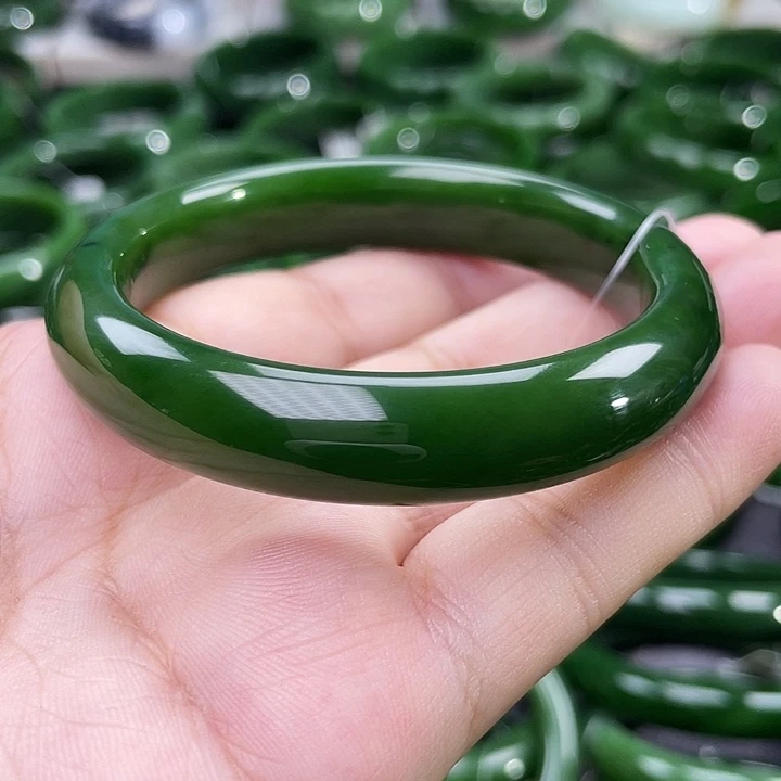 未镶嵌手镯和田玉（碧玉）