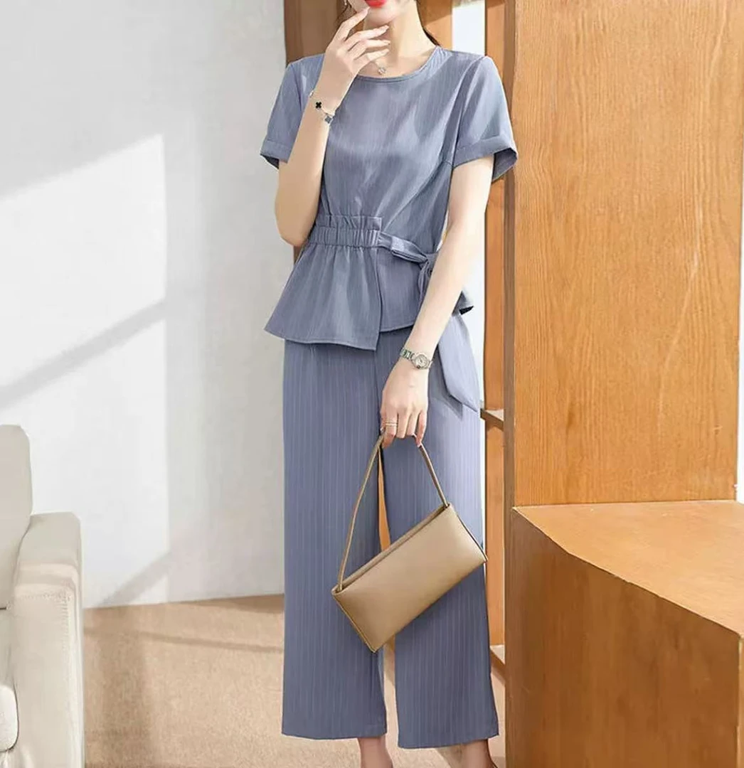 1065-时尚气质款条纹套装年轻显瘦洋气女装