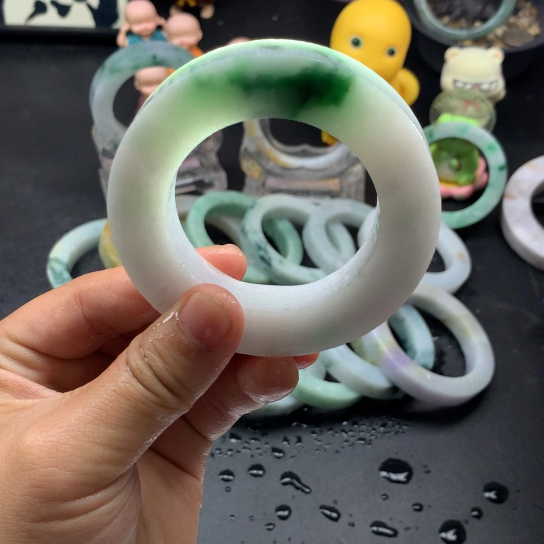 定制翡翠未镶嵌翡翠手镯