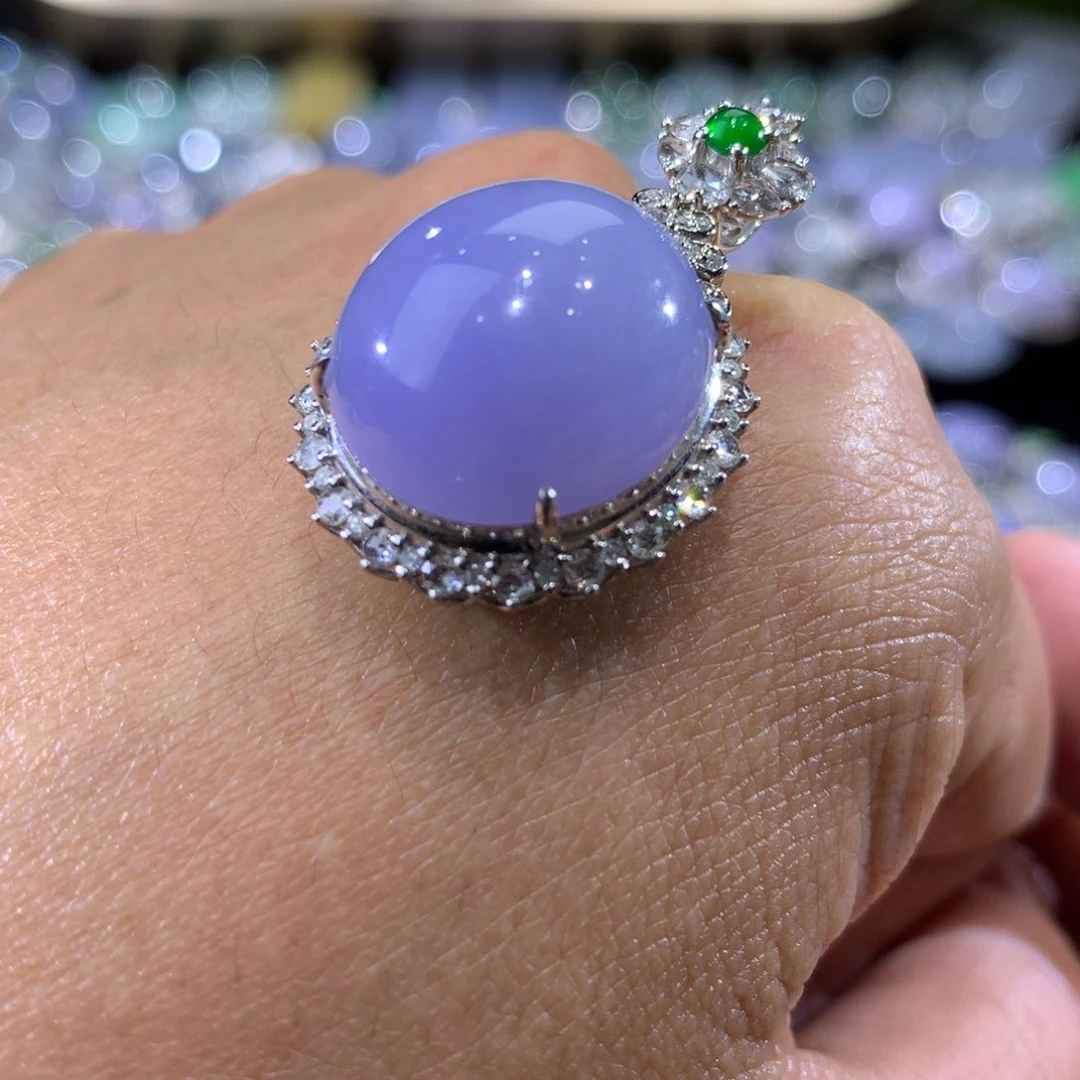 翡翠吊坠(不含链)18K金镶嵌D****n