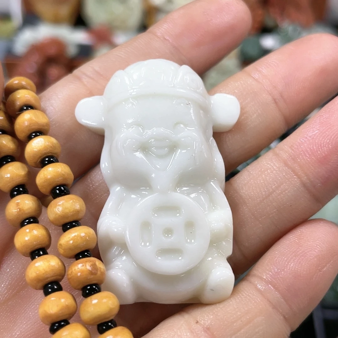 蛇纹石玉颈饰合金