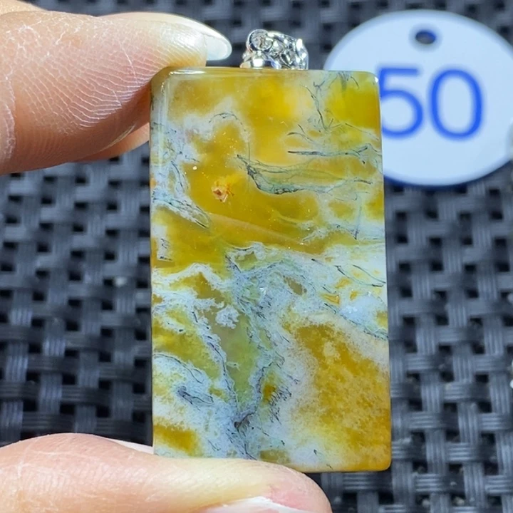 未镶嵌颈饰玛瑙/玉髓三*