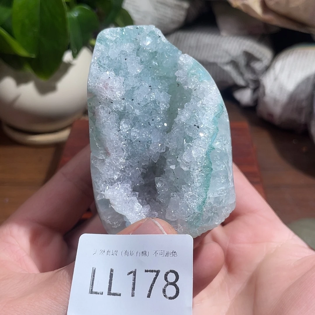 未镶嵌大型摆件（非配饰）水晶