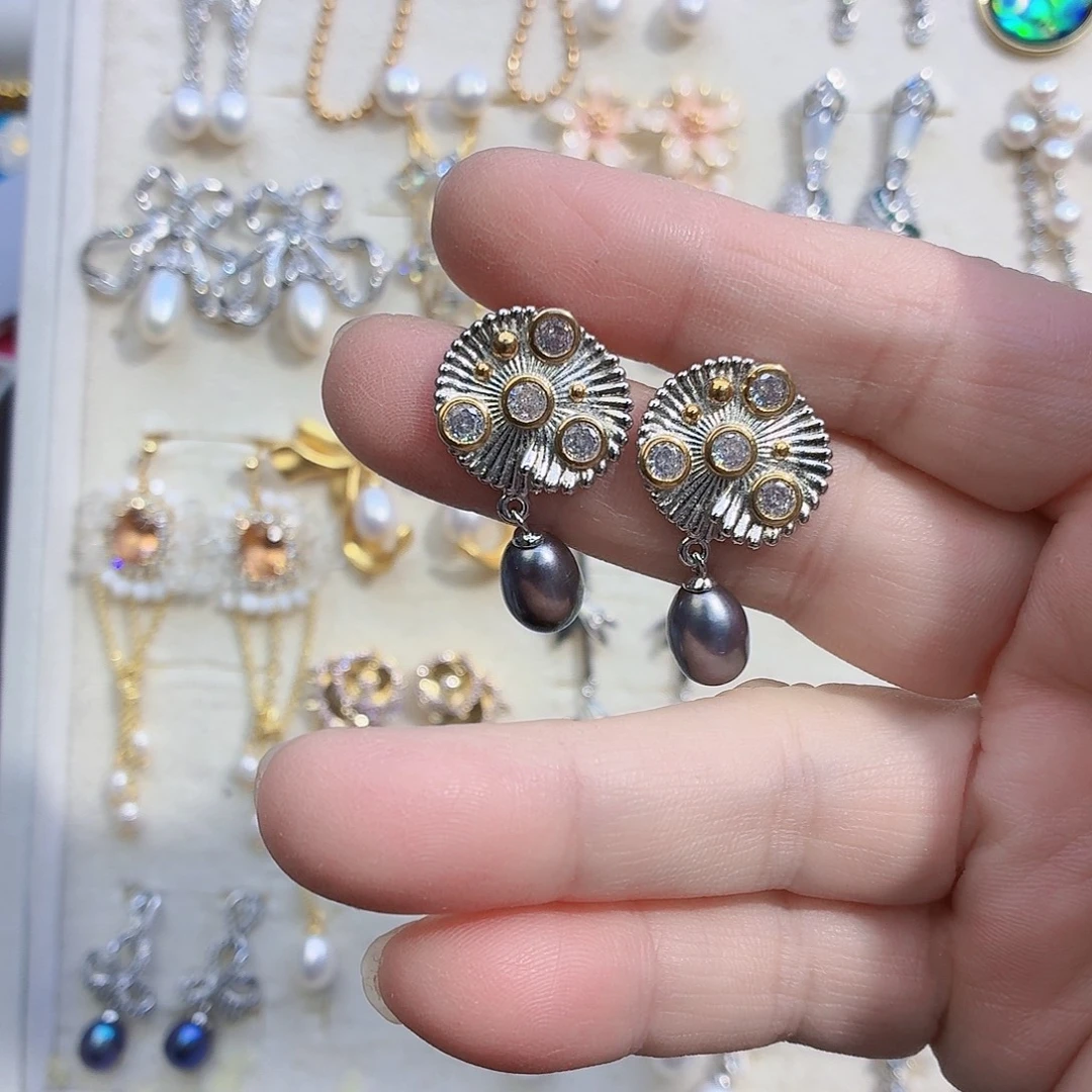 淡水珍珠合金耳饰