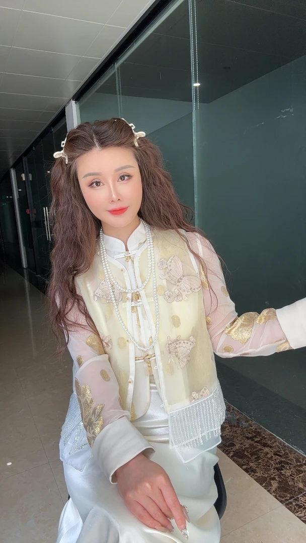 3639新国潮亮浮雕刺绣马甲