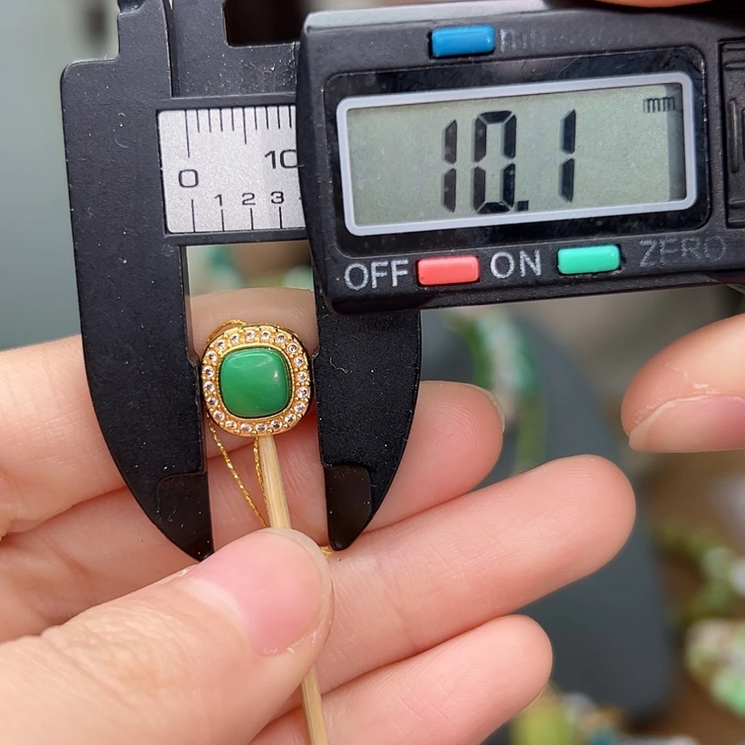 绿松石珠宝奇石18K金镶嵌
