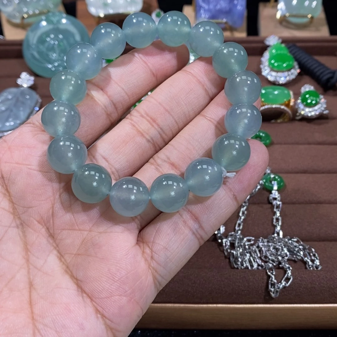 颈饰18K金镶嵌翡翠