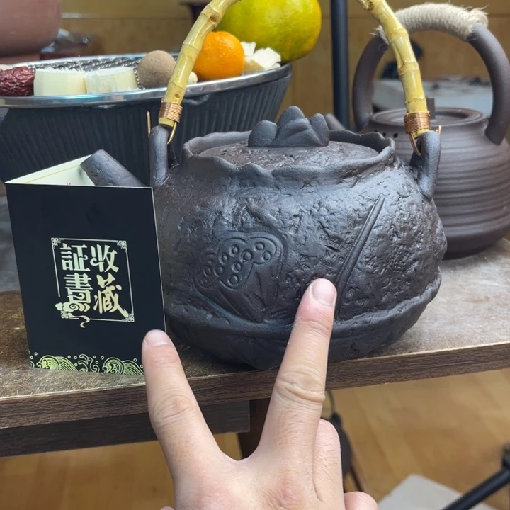 摆件陶他也不会在那里说这些吧