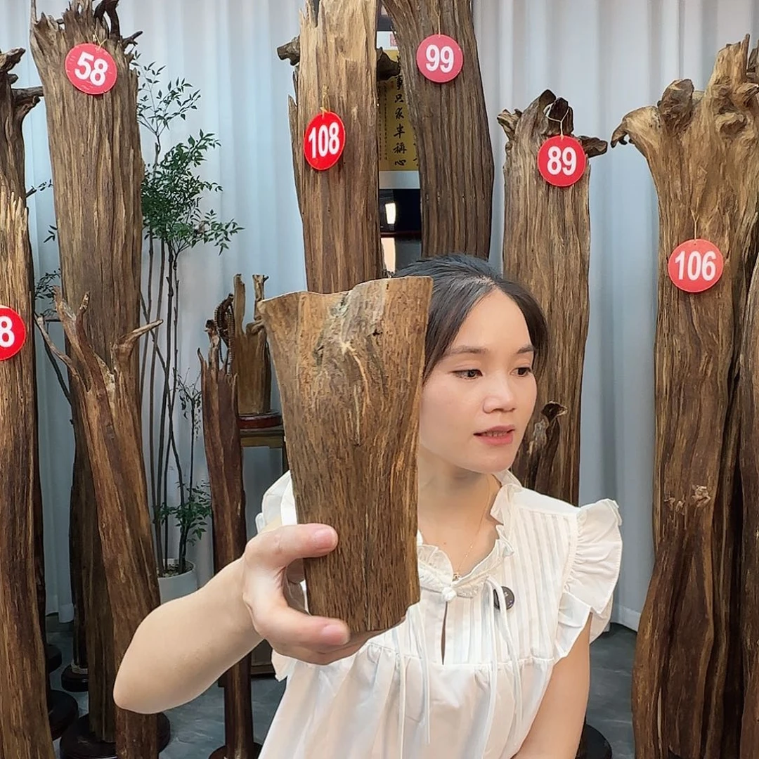 沉香碎屑沉香沉香原料摆件沉香原料摆件