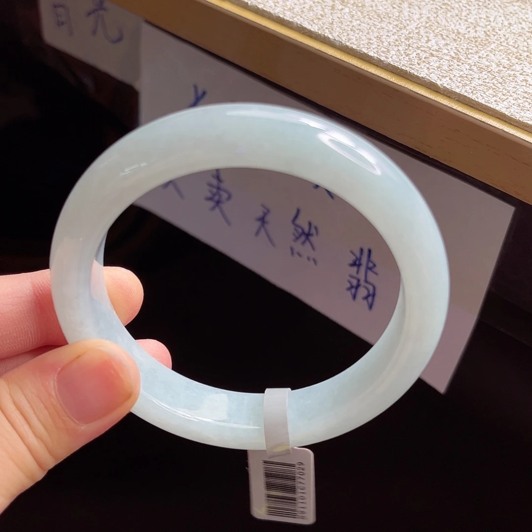 翡翠手镯未镶嵌手镯